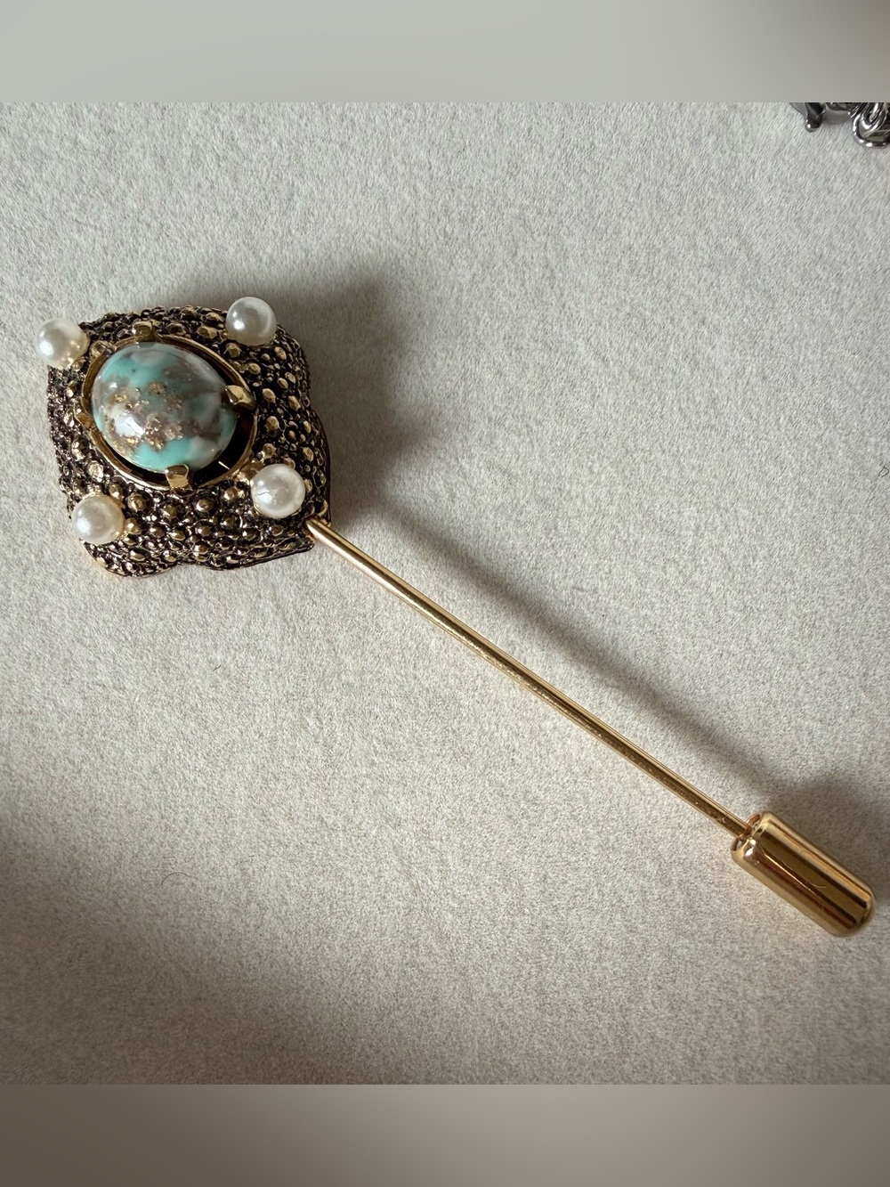 Sarah Coventry Vintage Stick Pin Brooch Faux
Turquoise and Pearl Gold Tone